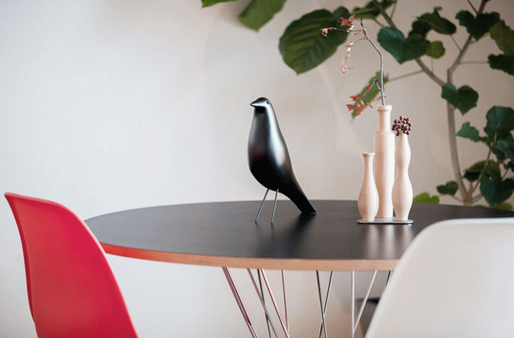 チャールズ・イームズ＋レイ・イームズがデザインしたイームズハウスバード（Eames House Bird）のマットブラック
