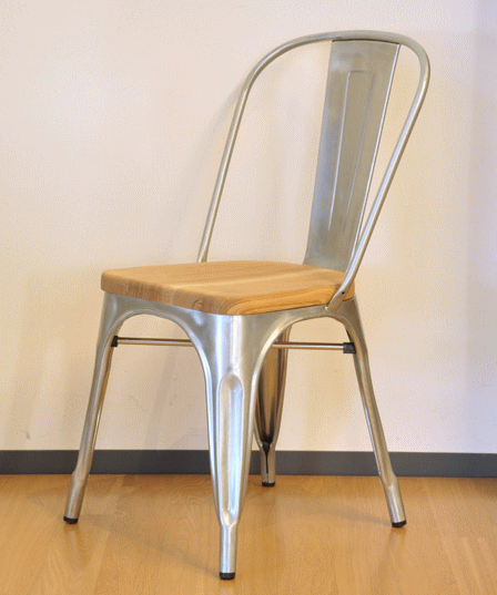 グザビエ・ポシャールがデザインしたAチェア（A-Chair）もしくはマリーンチェア（Marine chair）座面ウッドの前方