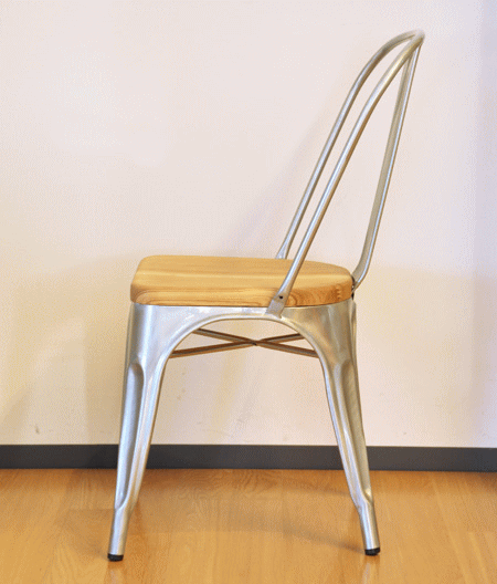 グザビエ・ポシャールがデザインしたAチェア（A-Chair）もしくはマリーンチェア（Marine chair）座面ウッドの側面