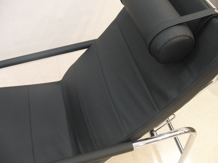 ガブリエル・ムッキのGENNI ラウンジチェアの背座部分（イタリア製）